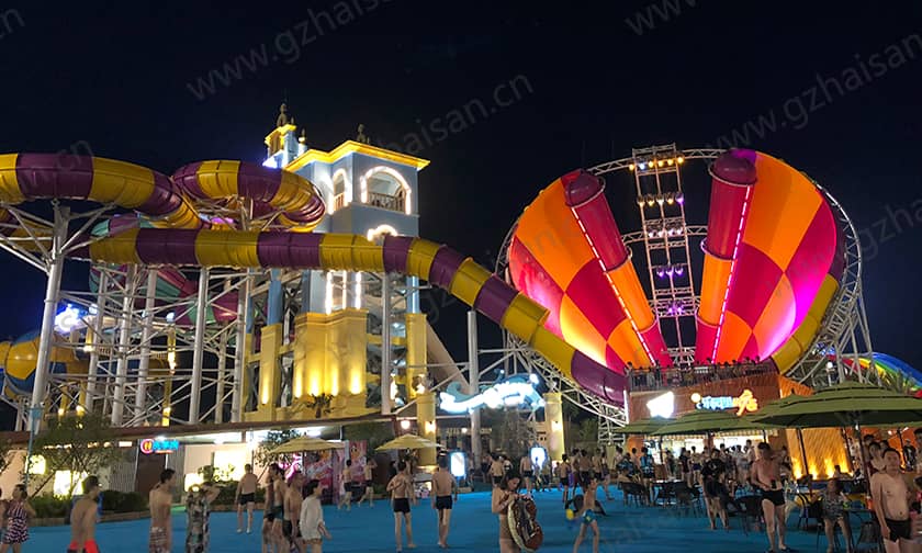 超级龙卷风水滑道提供了一种新的、刺激的水上体验