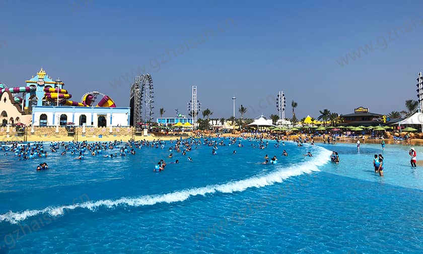 浙江宁波大目湾阿拉的海水上乐园海浪池