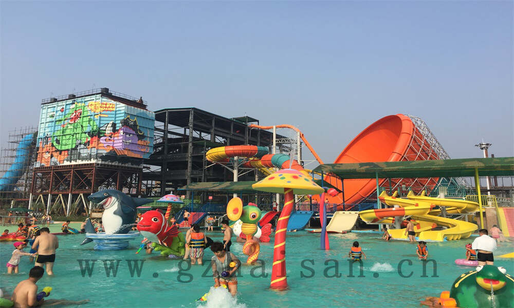 如何在水上乐园运营中提升游客体验？