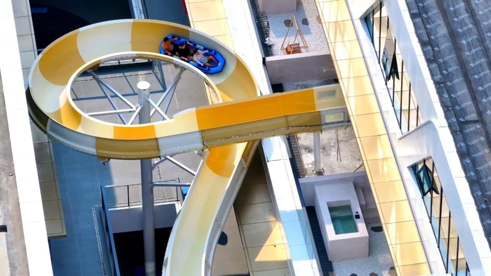 激流过山车｜当速度拥抱水花，掀起水上狂欢盛宴